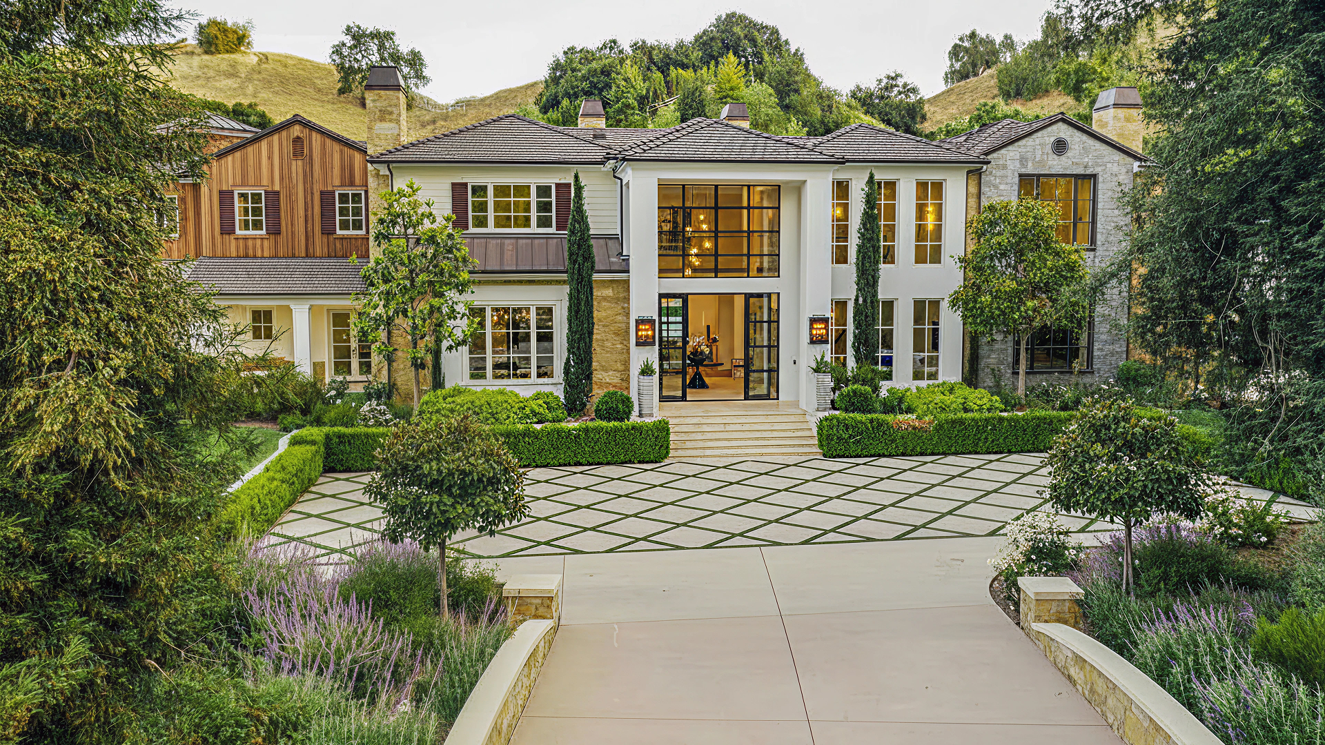 Custom Home Remodeling & Interior Design in Hidden Hills, CA Image 1