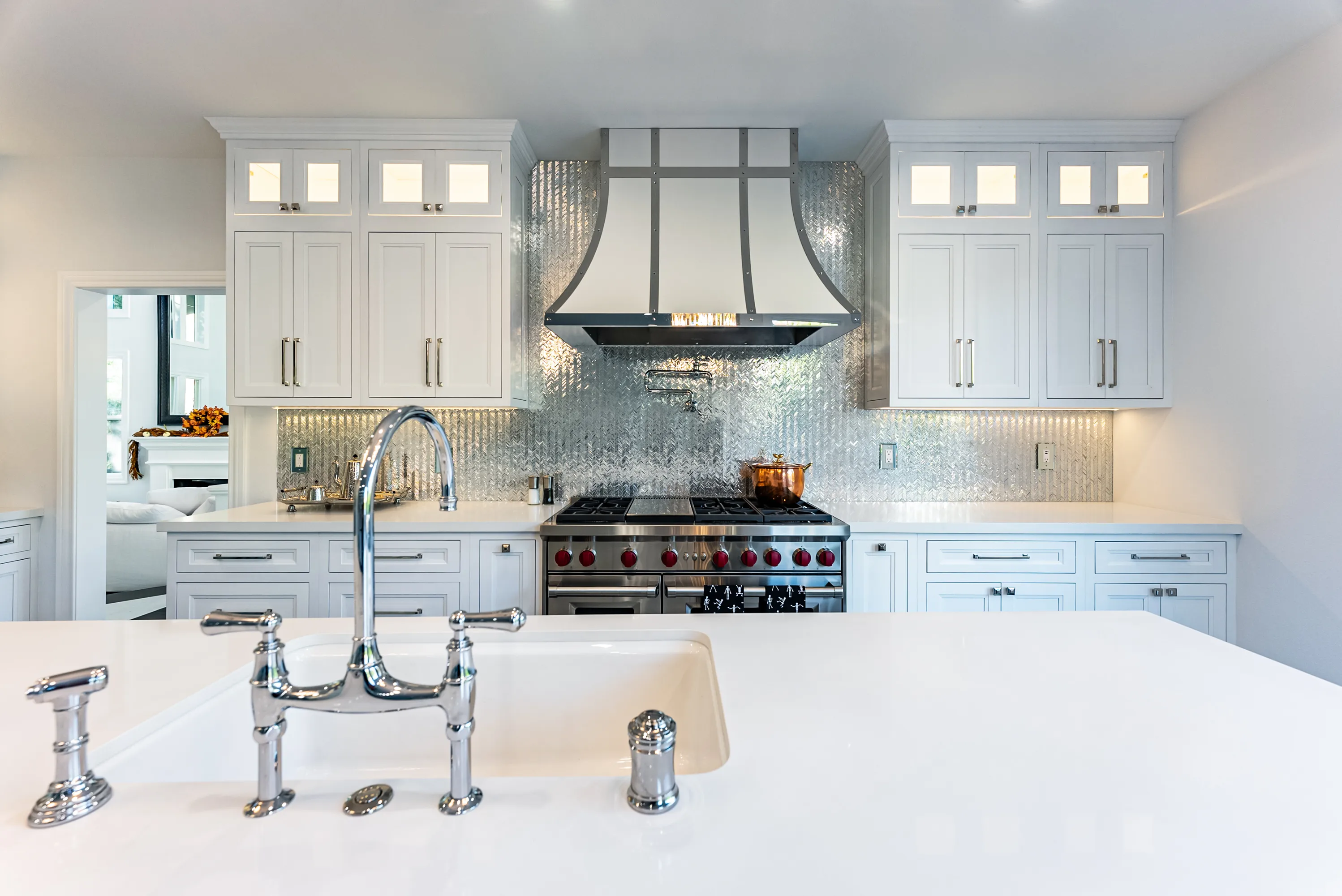 Bridge faucet and quartz counter with range beyond